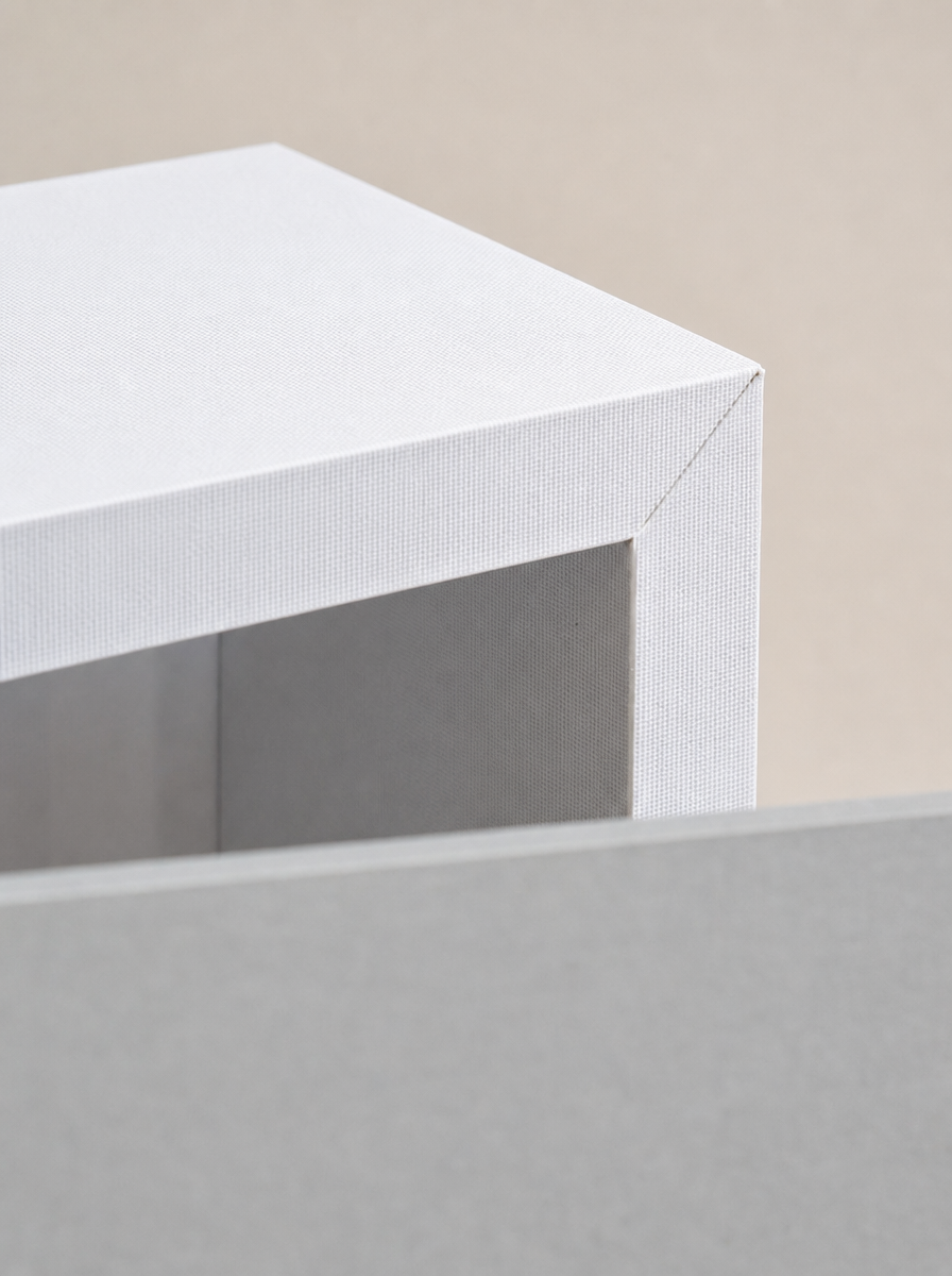 STUDIO BOX hover